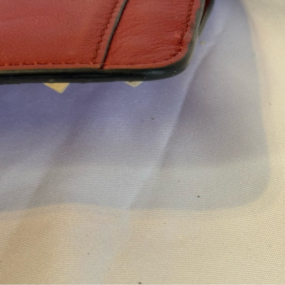 VALENTINO GARAVANI Red Rockstud Unisex Calfskin Key Coin Wallet - Picture 4 of 5